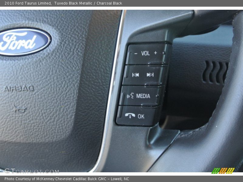 Tuxedo Black Metallic / Charcoal Black 2010 Ford Taurus Limited