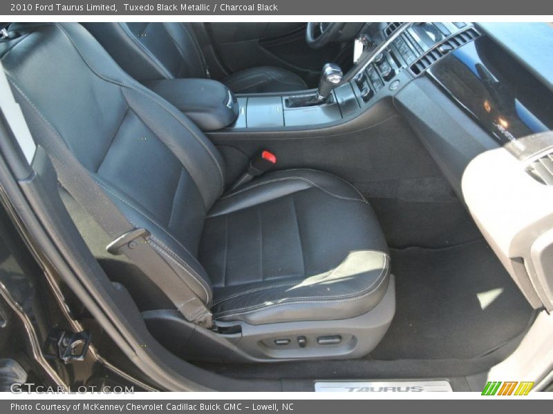 Tuxedo Black Metallic / Charcoal Black 2010 Ford Taurus Limited