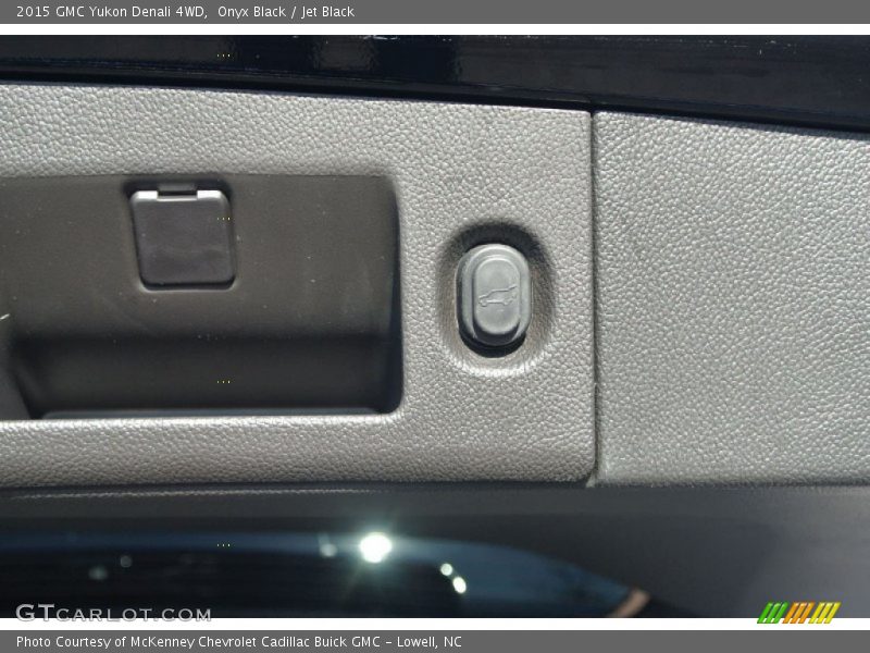 Onyx Black / Jet Black 2015 GMC Yukon Denali 4WD