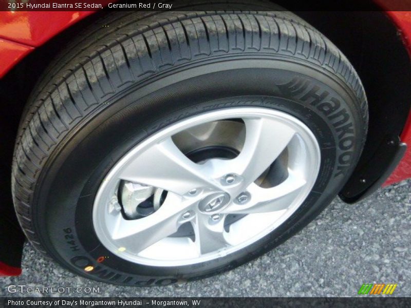 Geranium Red / Gray 2015 Hyundai Elantra SE Sedan