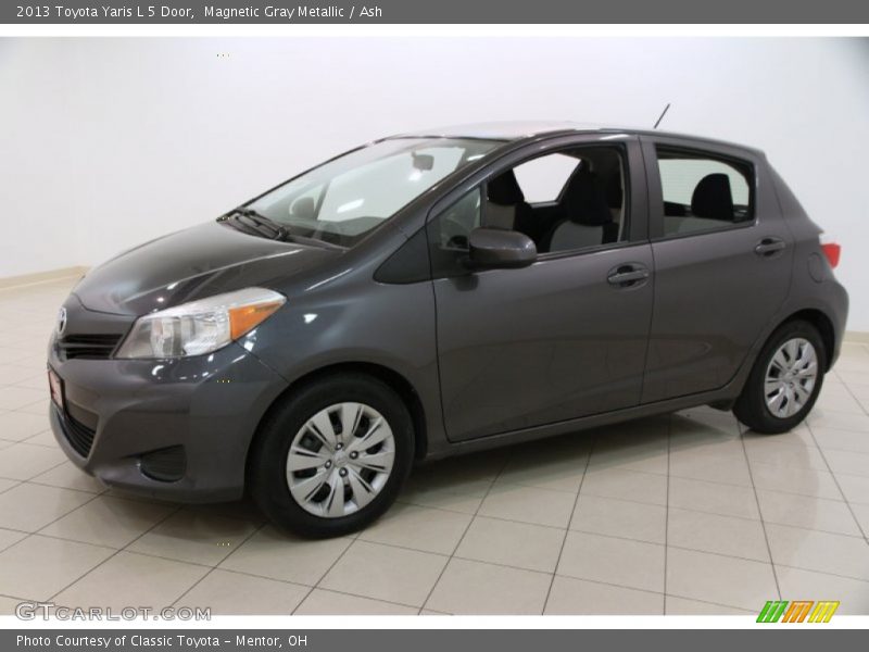 Magnetic Gray Metallic / Ash 2013 Toyota Yaris L 5 Door