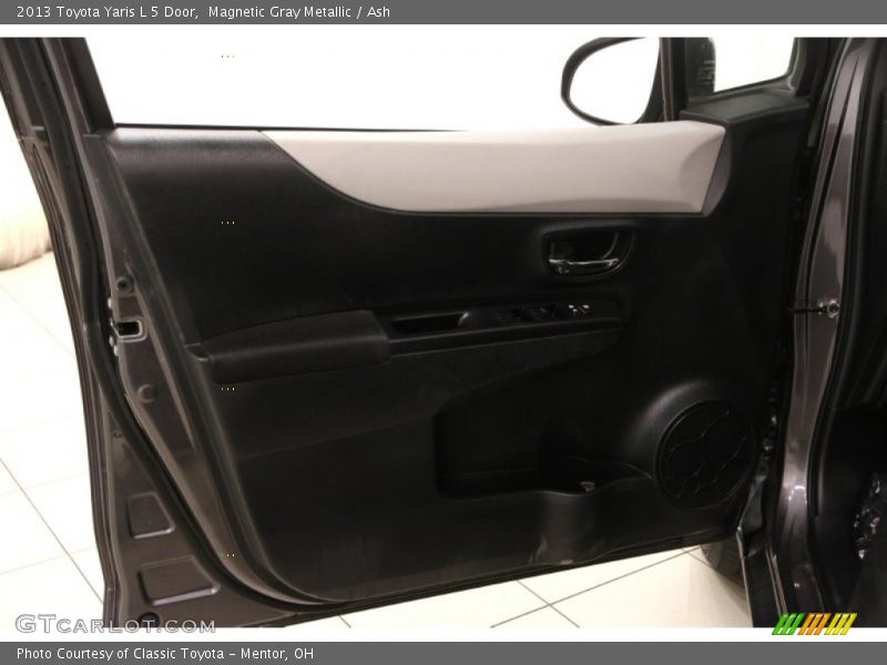 Magnetic Gray Metallic / Ash 2013 Toyota Yaris L 5 Door