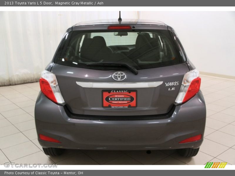 Magnetic Gray Metallic / Ash 2013 Toyota Yaris L 5 Door