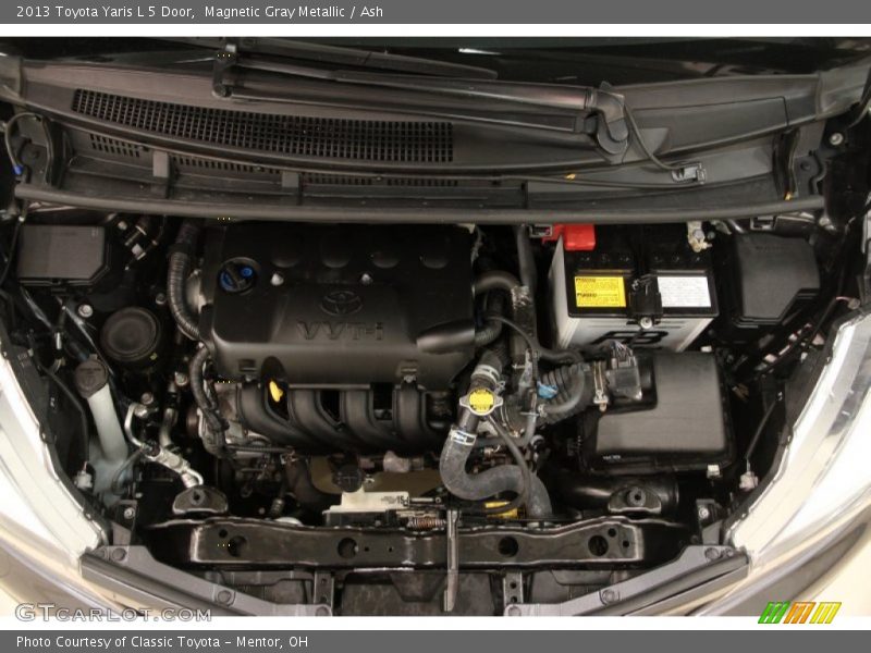 Magnetic Gray Metallic / Ash 2013 Toyota Yaris L 5 Door