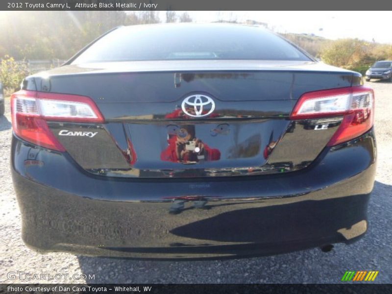 Attitude Black Metallic / Ivory 2012 Toyota Camry L