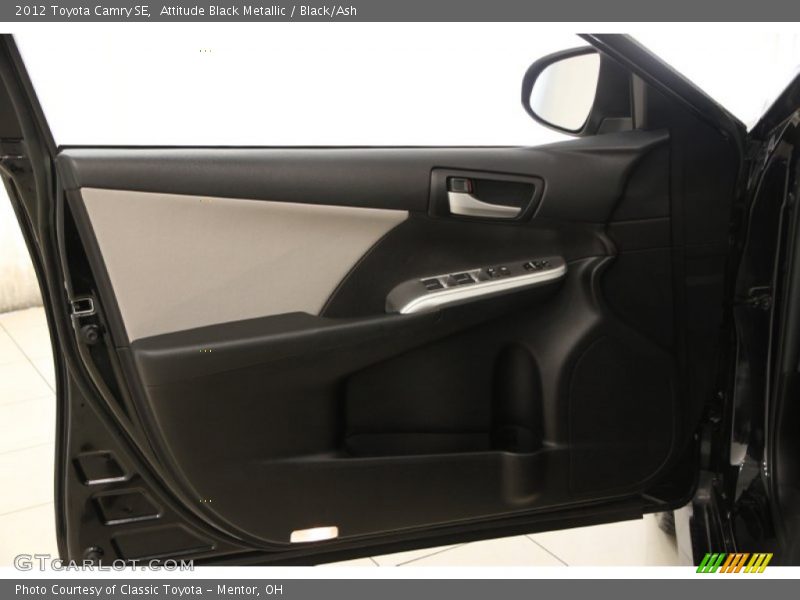 Attitude Black Metallic / Black/Ash 2012 Toyota Camry SE