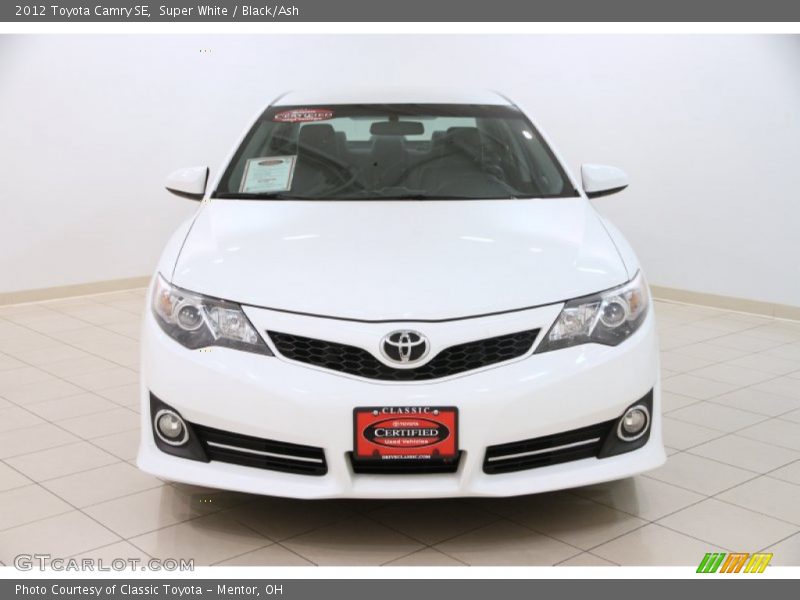 Super White / Black/Ash 2012 Toyota Camry SE