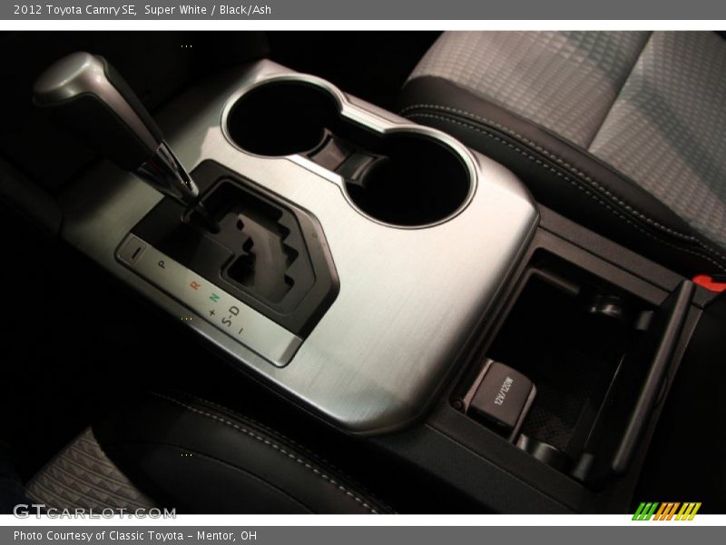 Super White / Black/Ash 2012 Toyota Camry SE