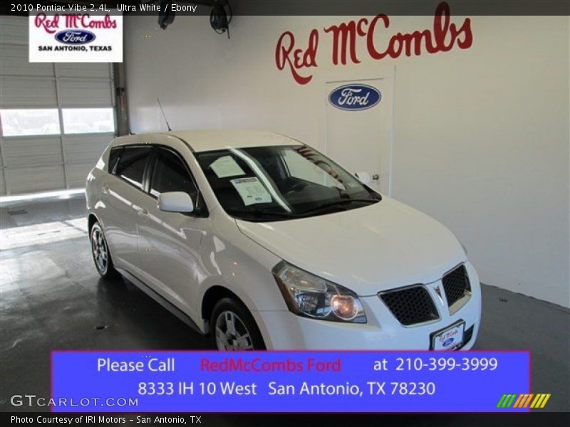 Ultra White / Ebony 2010 Pontiac Vibe 2.4L