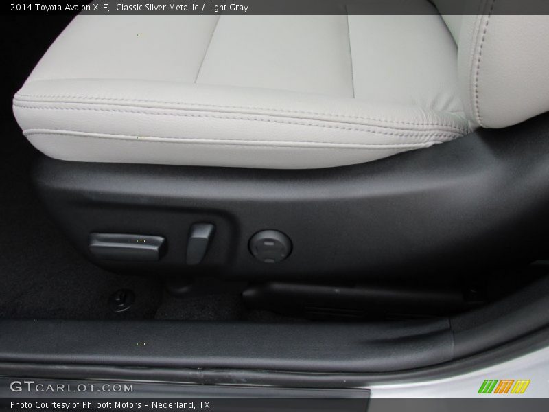 Classic Silver Metallic / Light Gray 2014 Toyota Avalon XLE