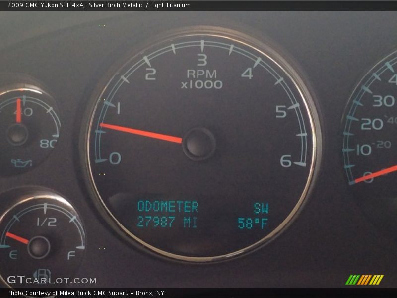 Silver Birch Metallic / Light Titanium 2009 GMC Yukon SLT 4x4