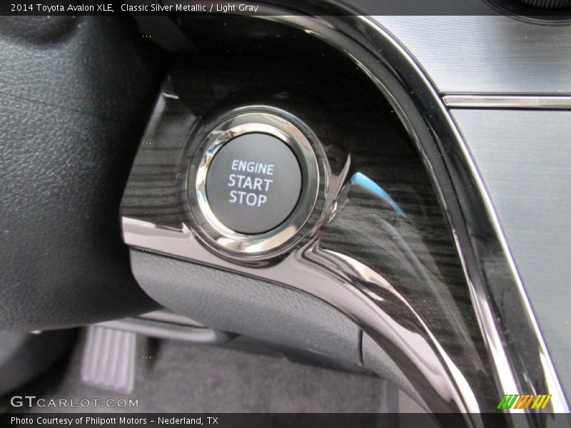 Classic Silver Metallic / Light Gray 2014 Toyota Avalon XLE