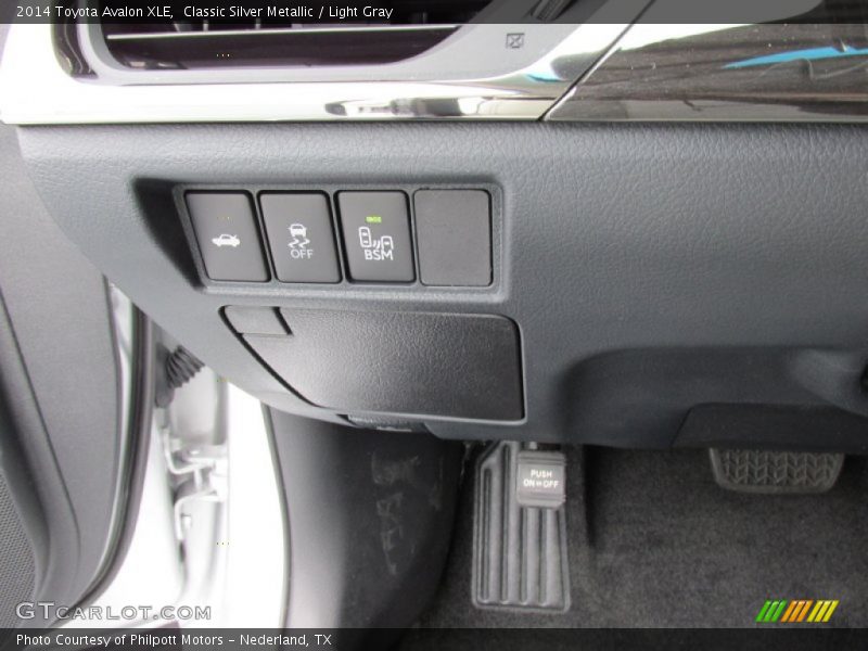 Classic Silver Metallic / Light Gray 2014 Toyota Avalon XLE