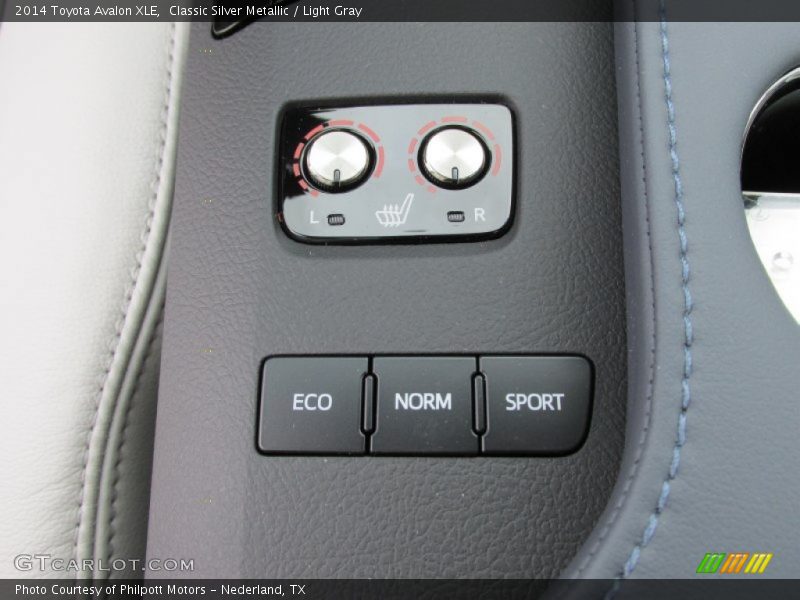 Classic Silver Metallic / Light Gray 2014 Toyota Avalon XLE