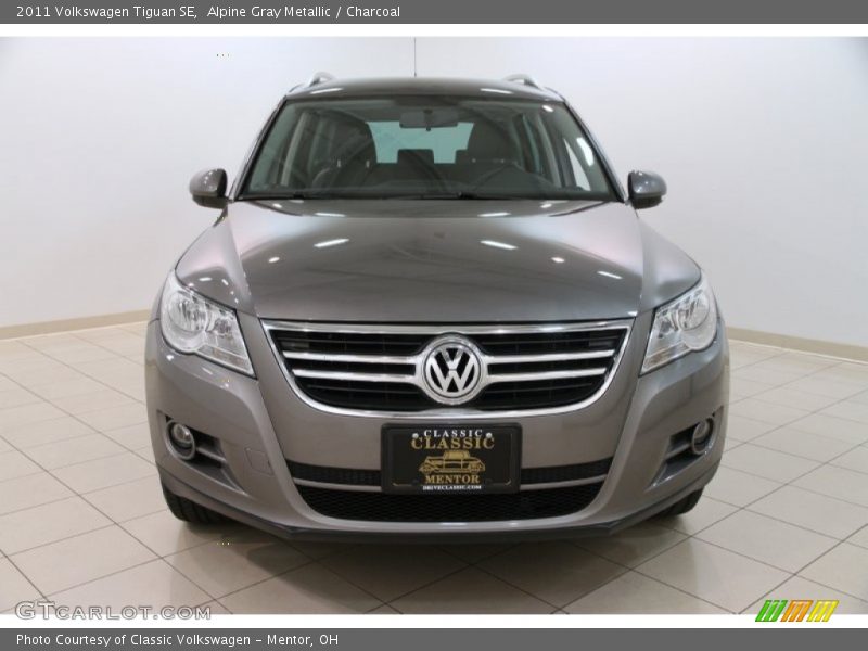 Alpine Gray Metallic / Charcoal 2011 Volkswagen Tiguan SE
