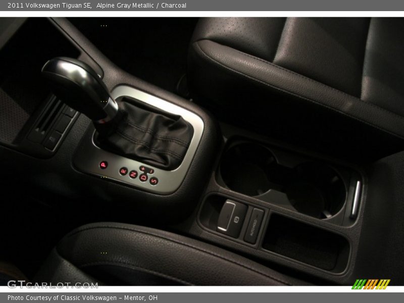 Alpine Gray Metallic / Charcoal 2011 Volkswagen Tiguan SE
