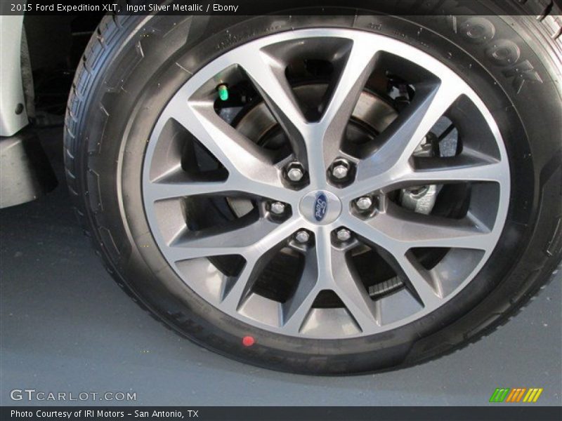 Ingot Silver Metallic / Ebony 2015 Ford Expedition XLT
