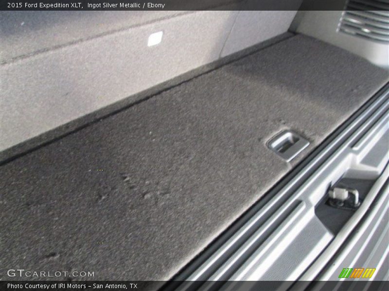 Ingot Silver Metallic / Ebony 2015 Ford Expedition XLT