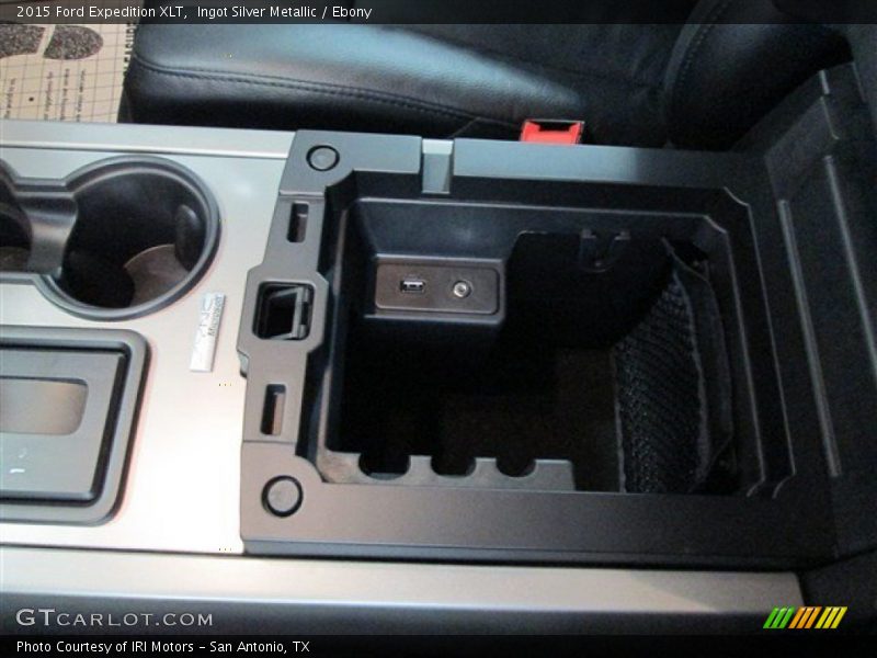 Ingot Silver Metallic / Ebony 2015 Ford Expedition XLT