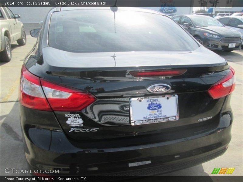 Tuxedo Black / Charcoal Black 2014 Ford Focus S Sedan