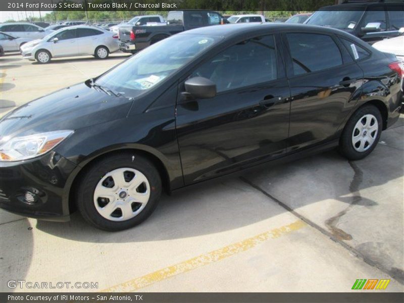 Tuxedo Black / Charcoal Black 2014 Ford Focus S Sedan