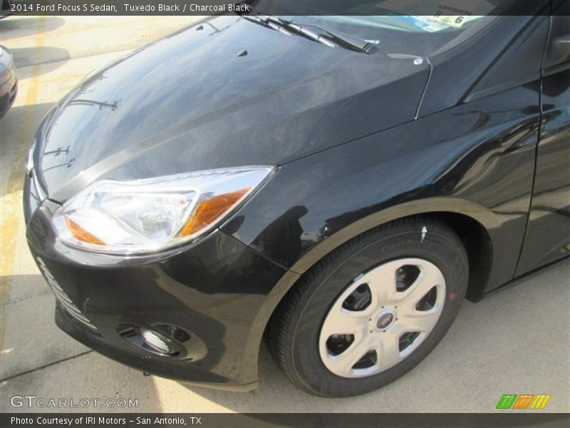 Tuxedo Black / Charcoal Black 2014 Ford Focus S Sedan