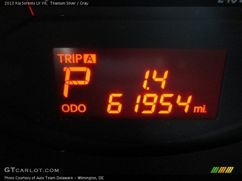 Titanium Silver / Gray 2013 Kia Sorento LX V6