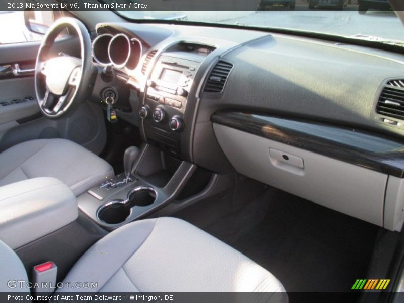 Titanium Silver / Gray 2013 Kia Sorento LX V6