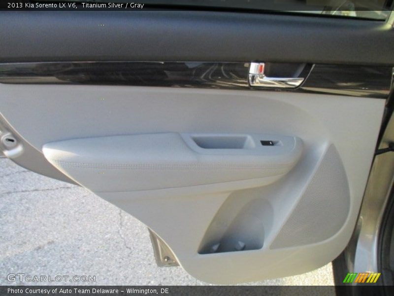 Titanium Silver / Gray 2013 Kia Sorento LX V6