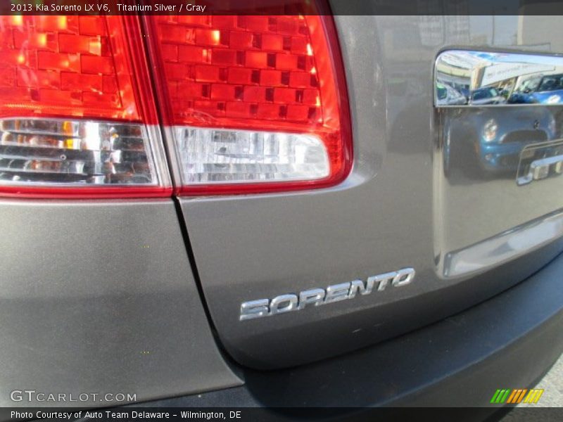 Titanium Silver / Gray 2013 Kia Sorento LX V6