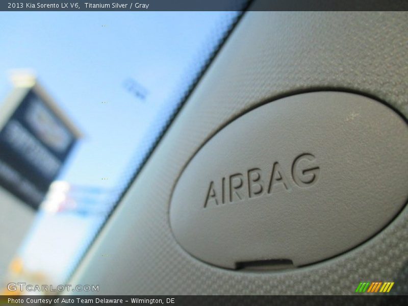 Titanium Silver / Gray 2013 Kia Sorento LX V6