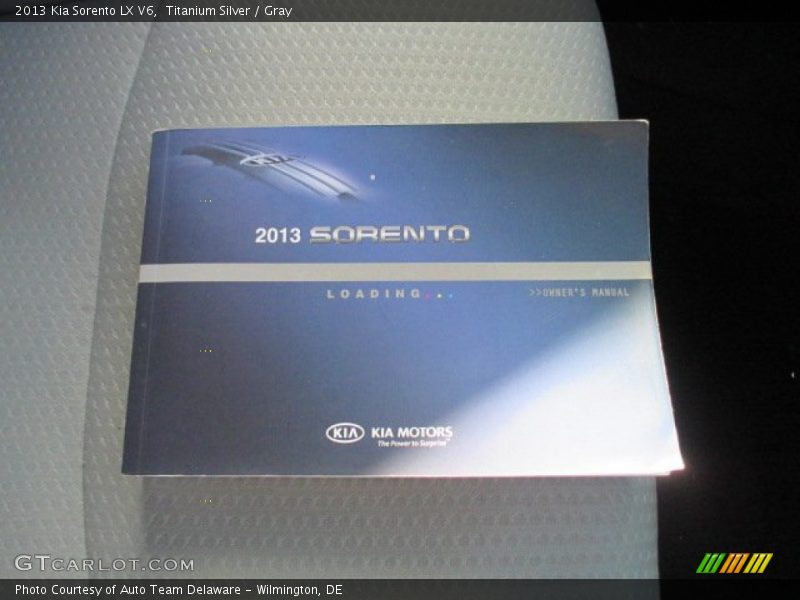 Titanium Silver / Gray 2013 Kia Sorento LX V6