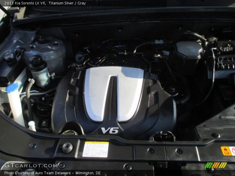Titanium Silver / Gray 2013 Kia Sorento LX V6