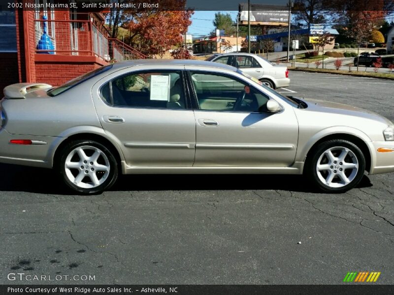 Sunlit Sand Metallic / Blond 2002 Nissan Maxima SE