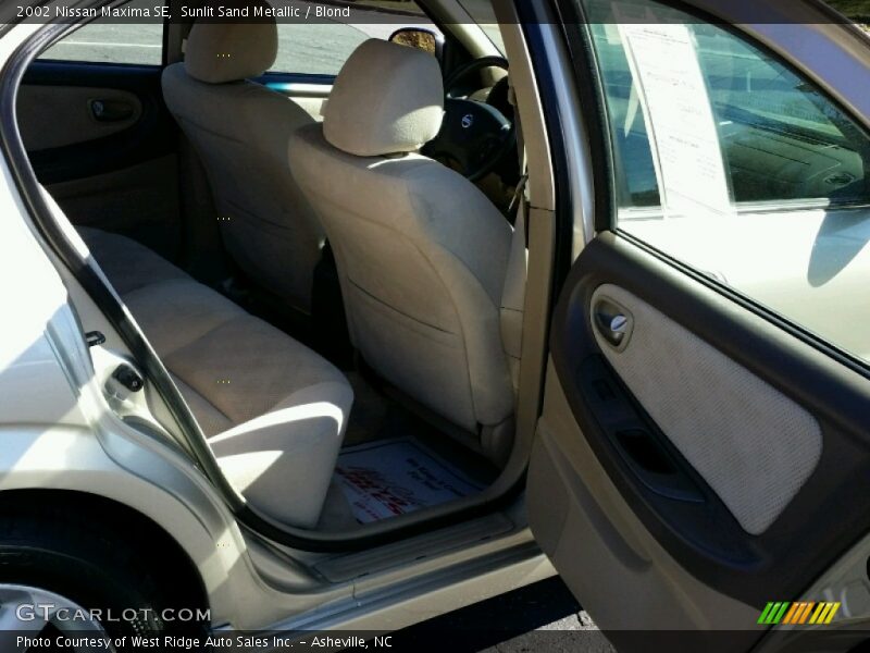 Sunlit Sand Metallic / Blond 2002 Nissan Maxima SE