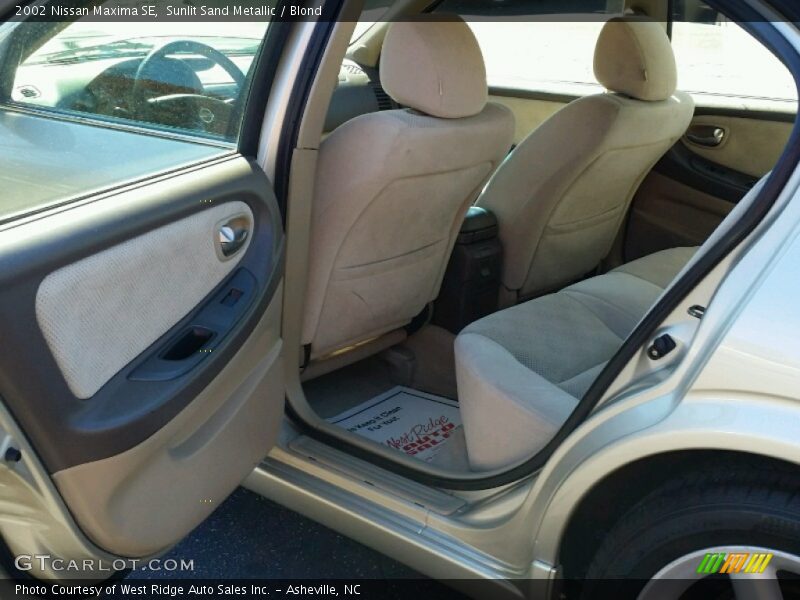 Sunlit Sand Metallic / Blond 2002 Nissan Maxima SE