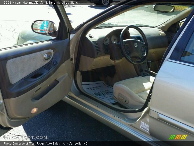 Sunlit Sand Metallic / Blond 2002 Nissan Maxima SE