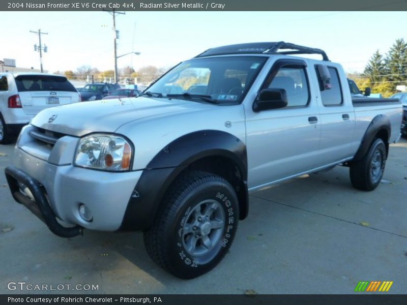 Radiant Silver Metallic / Gray 2004 Nissan Frontier XE V6 Crew Cab 4x4