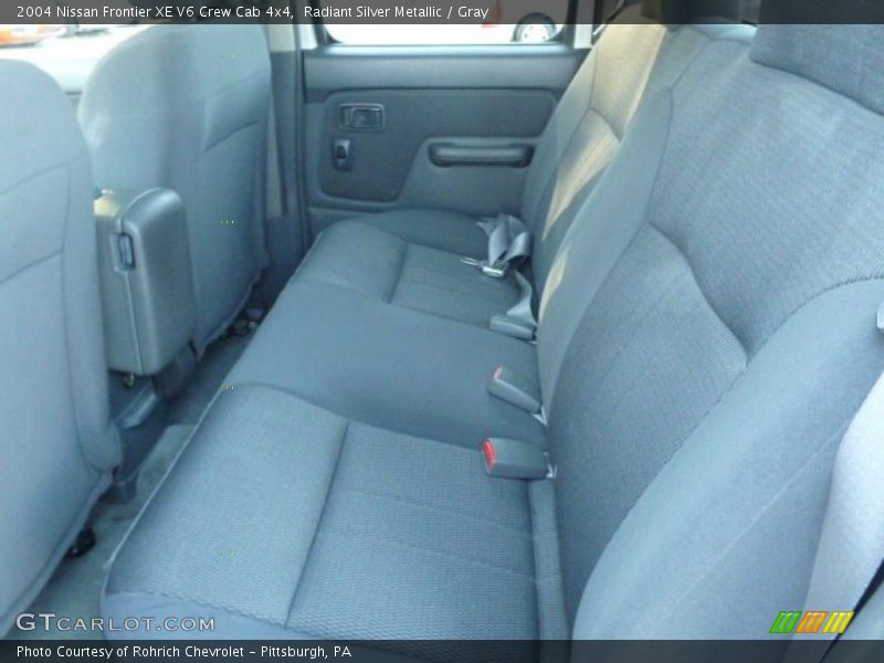 Radiant Silver Metallic / Gray 2004 Nissan Frontier XE V6 Crew Cab 4x4