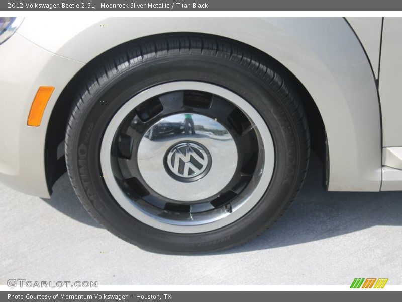 Moonrock Silver Metallic / Titan Black 2012 Volkswagen Beetle 2.5L