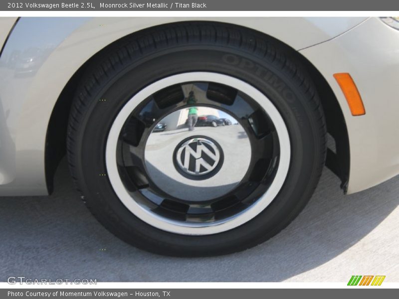 Moonrock Silver Metallic / Titan Black 2012 Volkswagen Beetle 2.5L