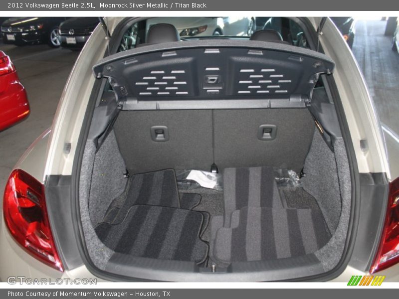 Moonrock Silver Metallic / Titan Black 2012 Volkswagen Beetle 2.5L
