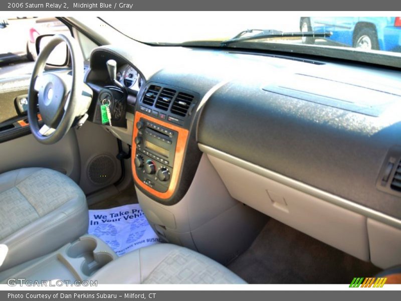 Midnight Blue / Gray 2006 Saturn Relay 2