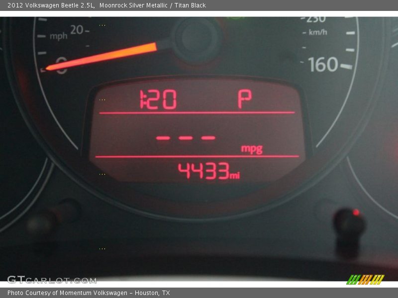 Moonrock Silver Metallic / Titan Black 2012 Volkswagen Beetle 2.5L