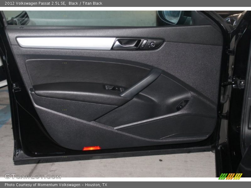 Black / Titan Black 2012 Volkswagen Passat 2.5L SE