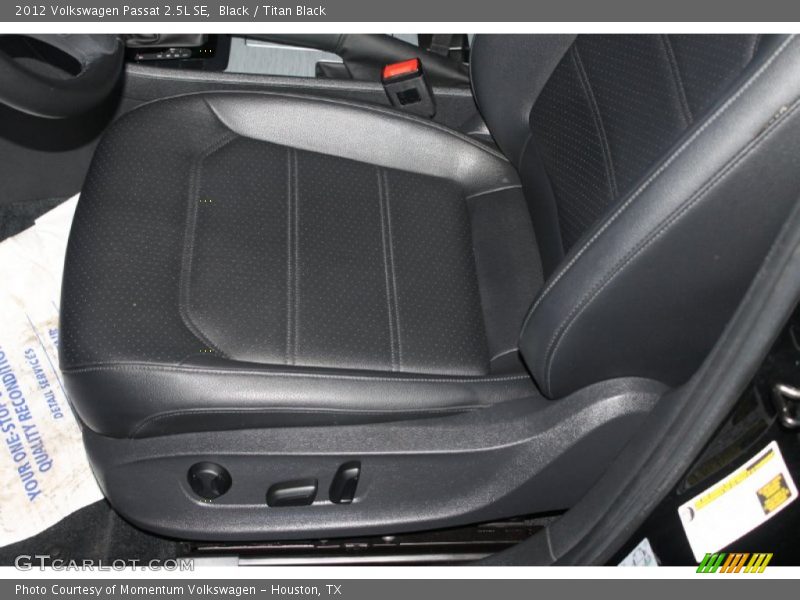 Black / Titan Black 2012 Volkswagen Passat 2.5L SE