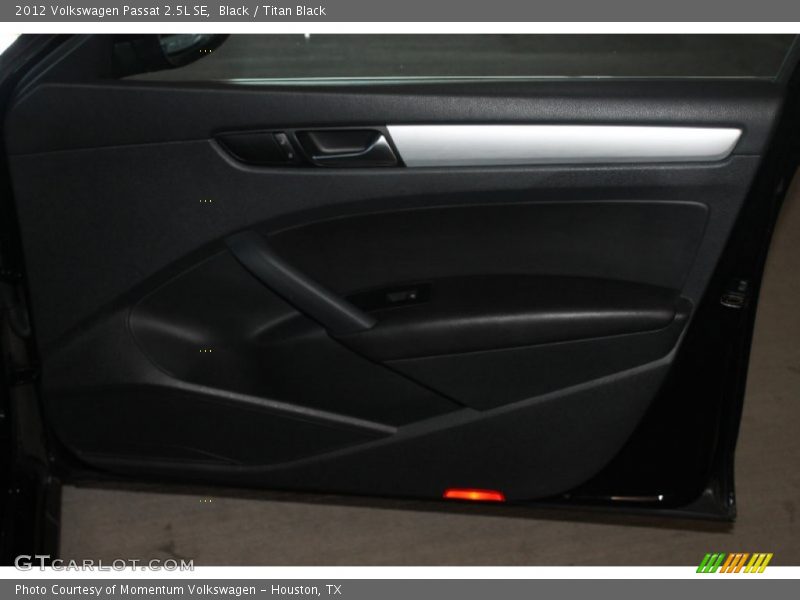 Black / Titan Black 2012 Volkswagen Passat 2.5L SE