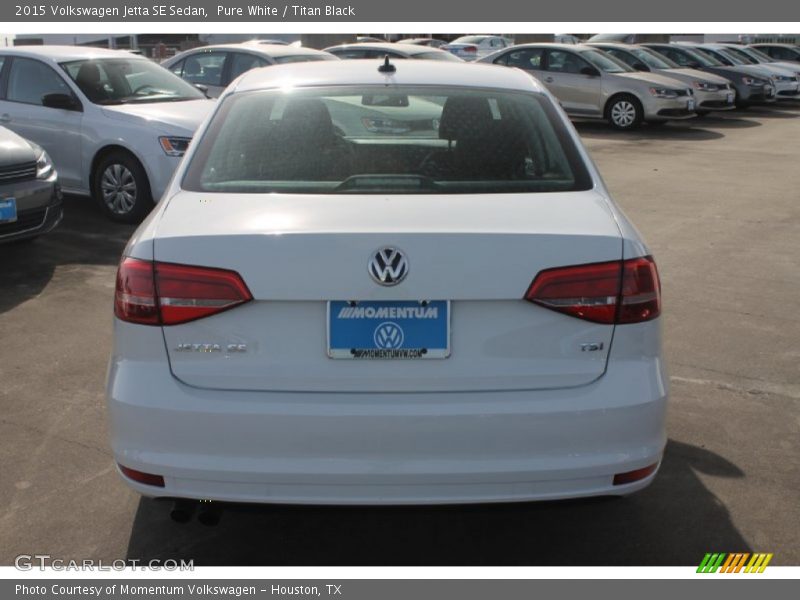 Pure White / Titan Black 2015 Volkswagen Jetta SE Sedan