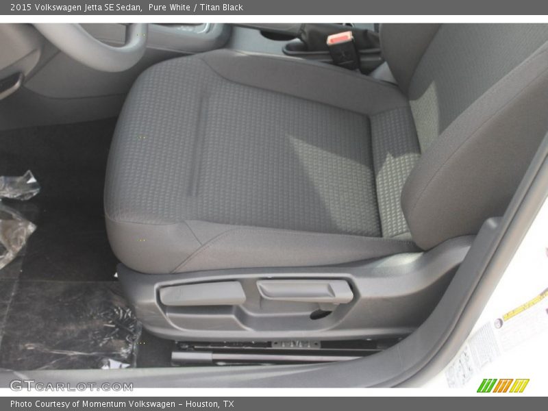 Pure White / Titan Black 2015 Volkswagen Jetta SE Sedan