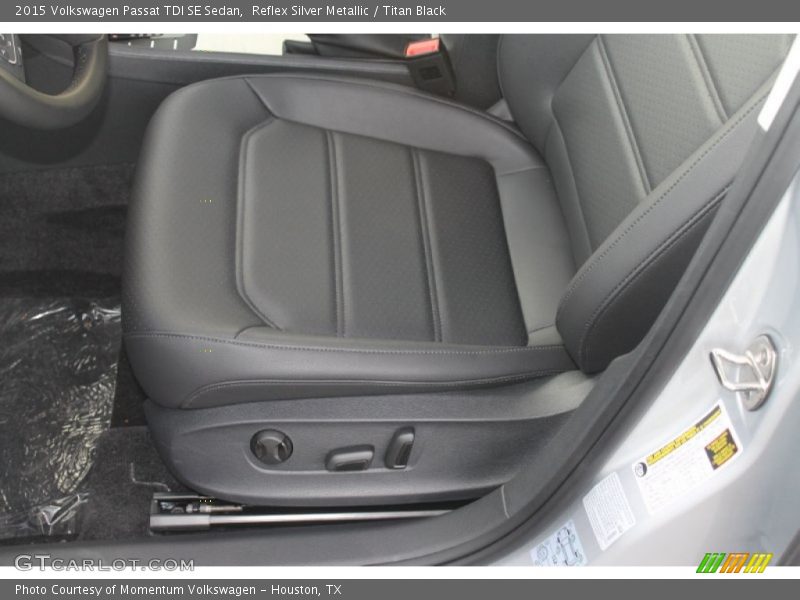 Reflex Silver Metallic / Titan Black 2015 Volkswagen Passat TDI SE Sedan